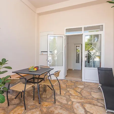 2 Bedroom In טוראני