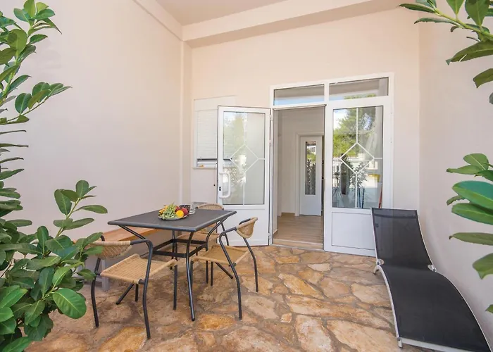 2 Bedroom In Turanj