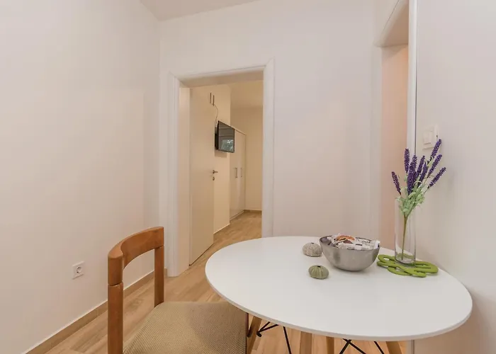 דירה 2 Bedroom In טוראני